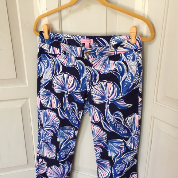 Lilly Pulitzer Blue and Pink Cropped Beachy Pants - Picture 6 of 13